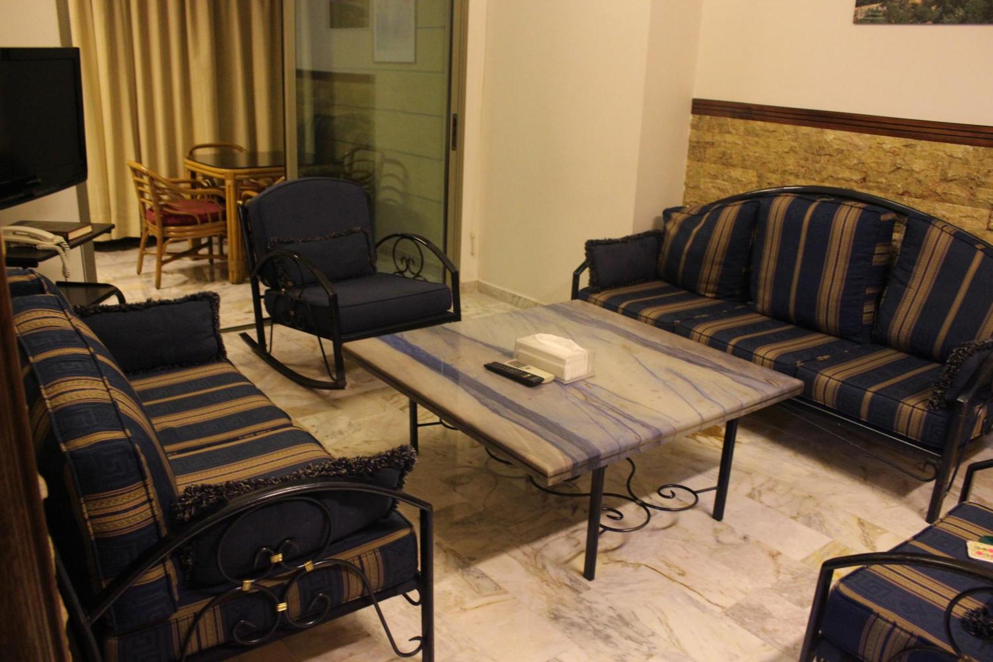 Viccini Suites Beirut Exteriör bild