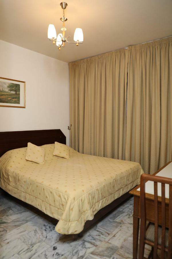 Viccini Suites Beirut Exteriör bild